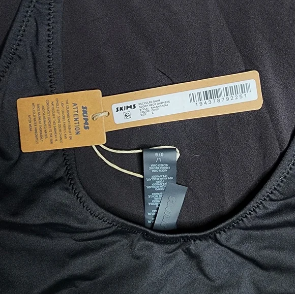 Skims Scoop Neck One Piece Swimsuit, Large NWT Black (Onyx) - Picture 6 of 6